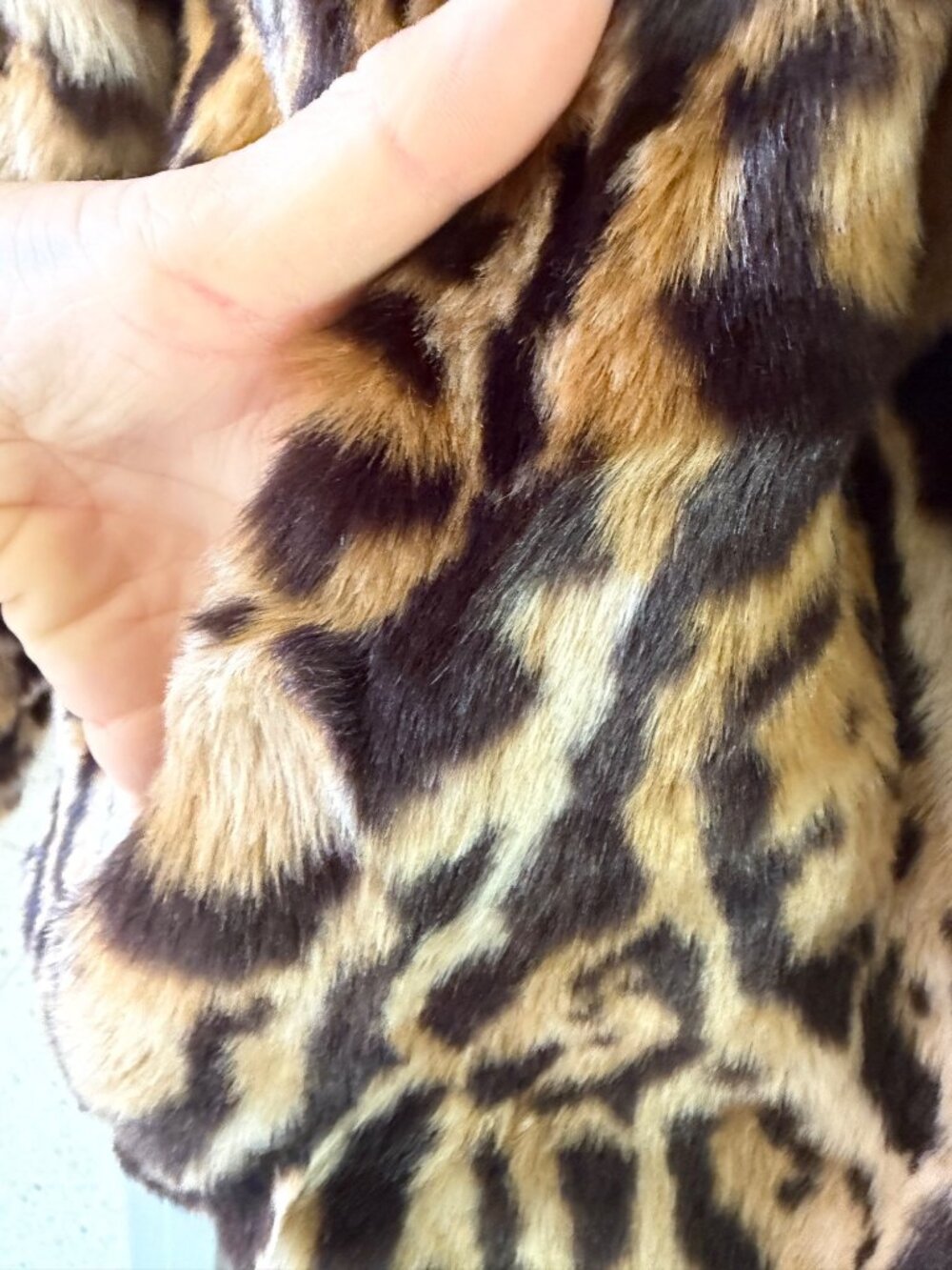 Guess Womens Faux Fur Bold Allover Leopard Coat Phoebe Size XS Brown Casual New - Picture 8 of 14